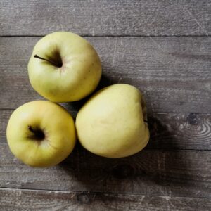 Pomme Opal bio Maison Carle - variété jaune dorée Drôme
